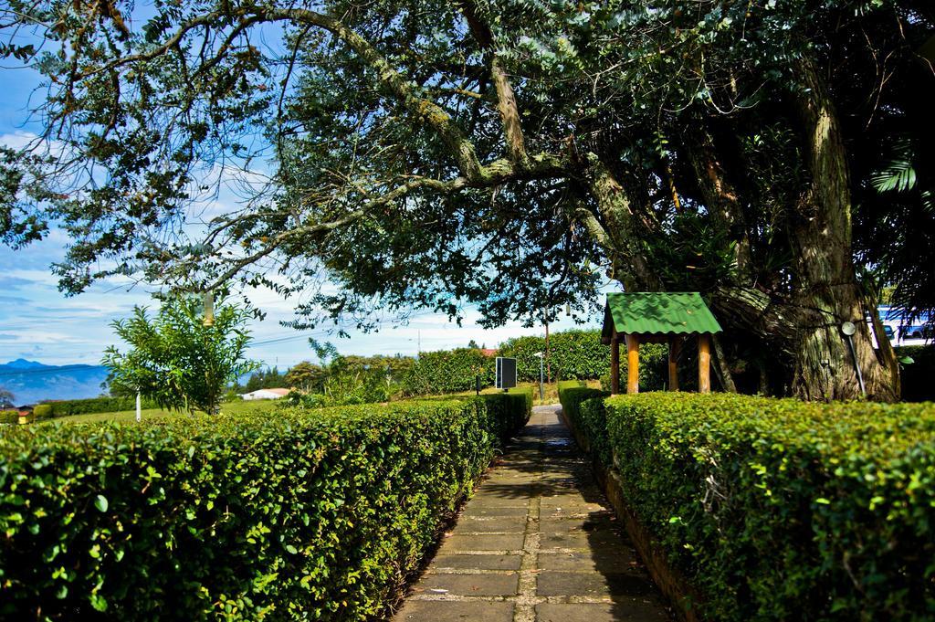 Grandpas Hotel&Restaurante Cartago Exterior foto
